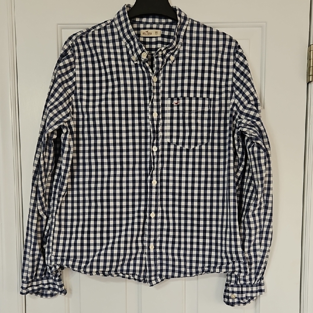 Hollister Men's Navy and White Checkered Shirt